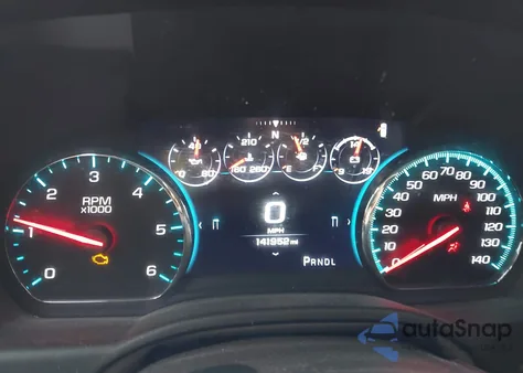 2018 Chevrolet Tahoe Premier z USA, uszkodzony, nr VIN 1GNSKCKJ4JR177746